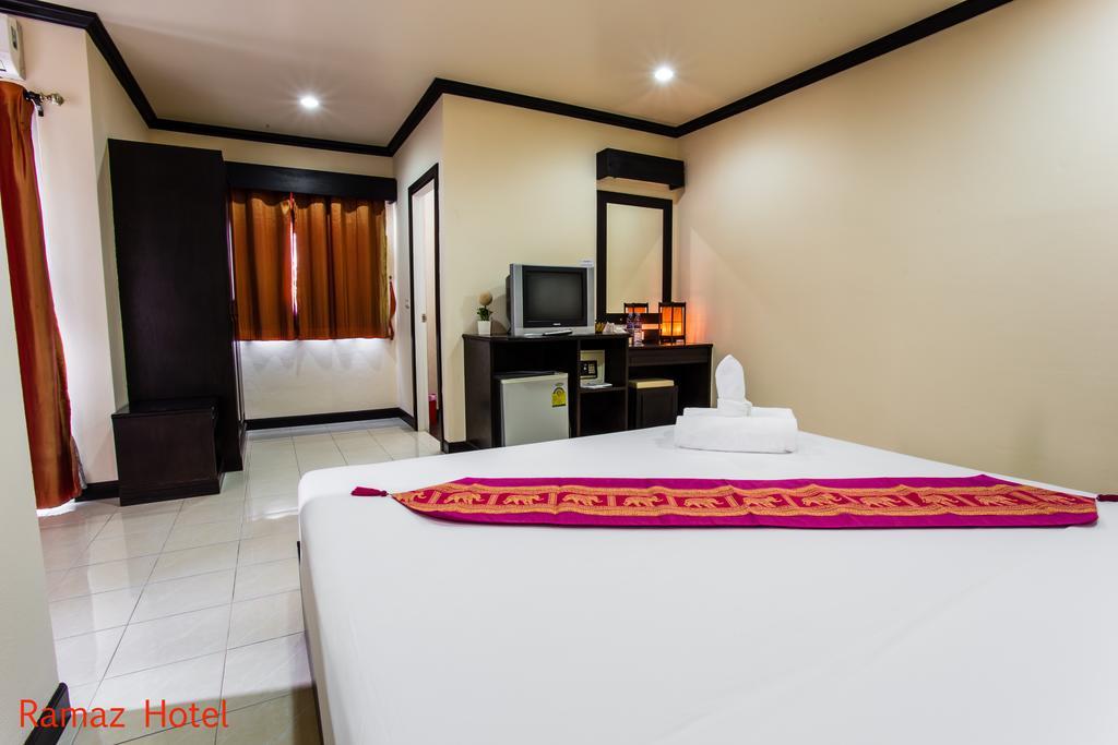 Ramaz Hotel Patong Exterior foto