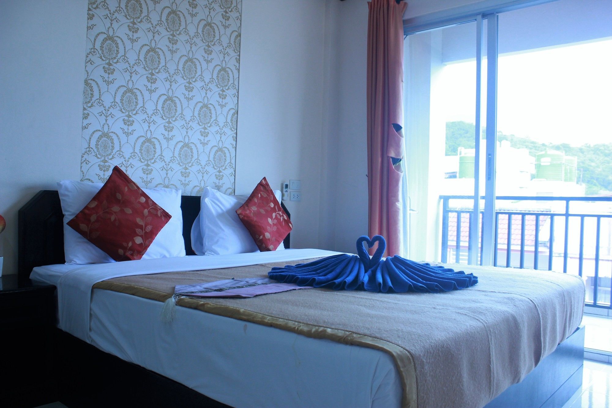 Ramaz Hotel Patong Exterior foto